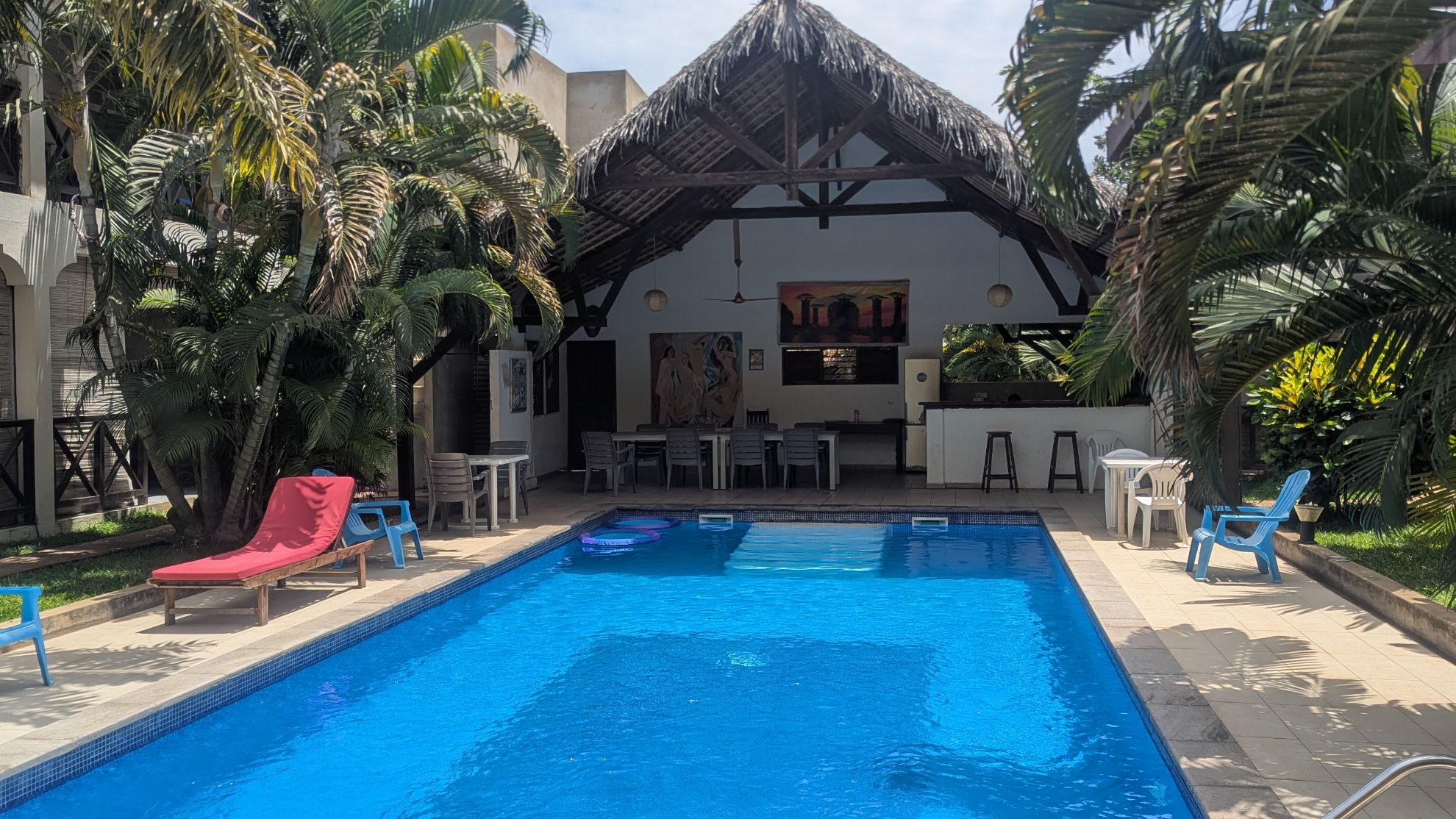 OPPORTUNITÉ UNIQUE – STRUCTURE HÔTELIÈRE RENTABLE