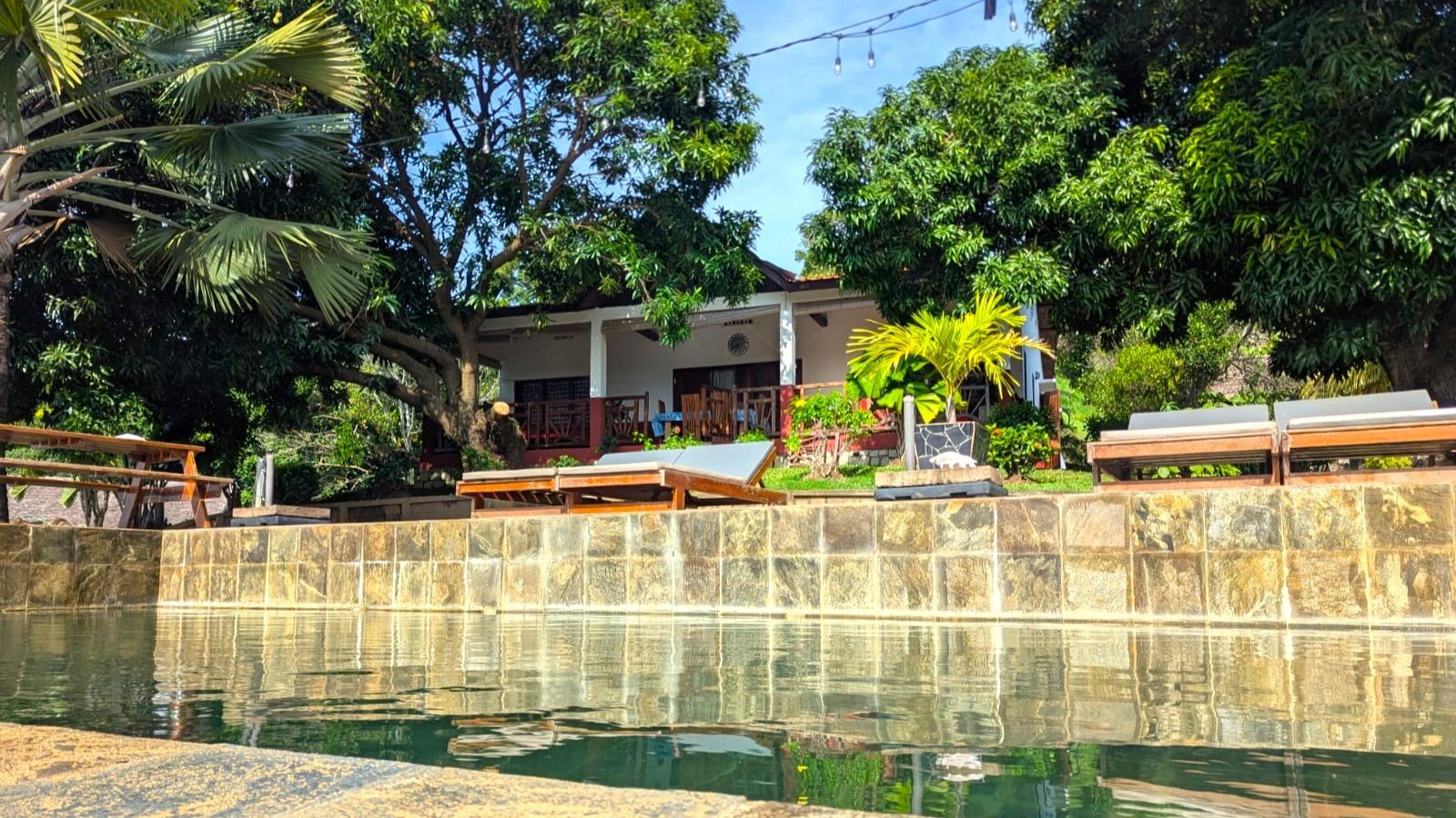 VILLA CONFORTABLE AVEC PISCINE DANS UN CADRE PAISIBLE ET SÉCURISÉ