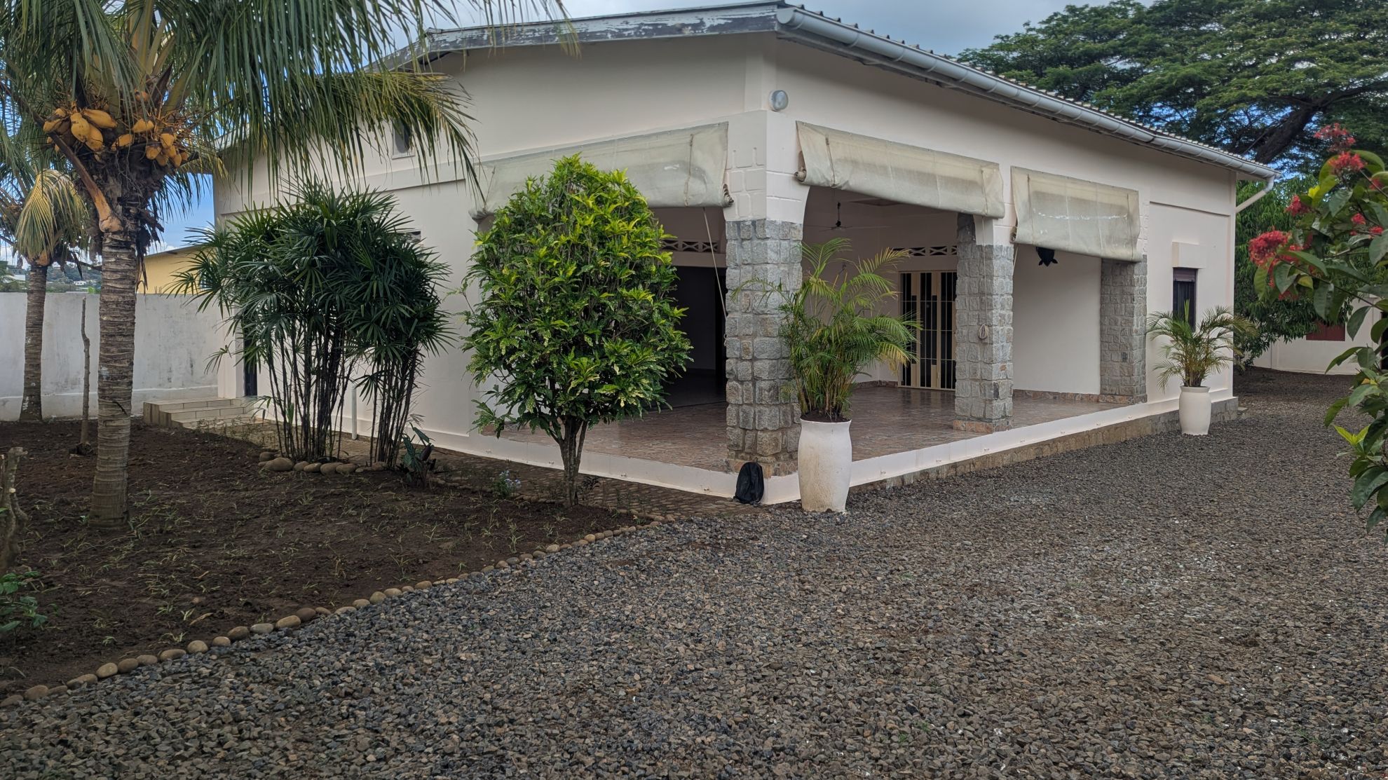 BELLE MAISON AVEC GRAND SÉJOUR